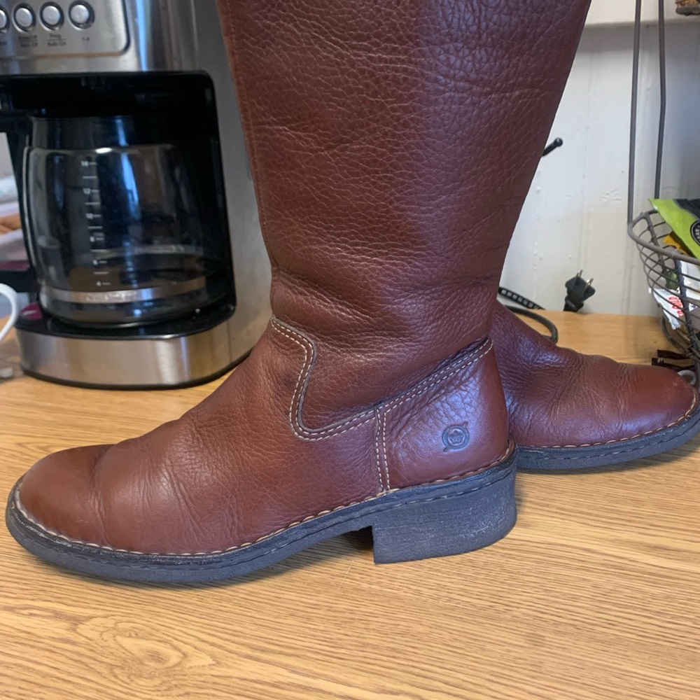 Women's Born brown leather boots size 7